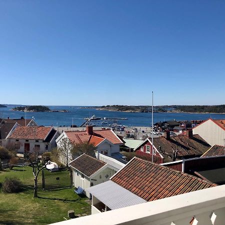 Vacker Vaning Med Havsutsikt I Stroemstads Centrum. Exterior photo